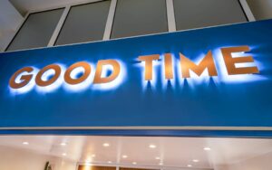 Enseigne en relief avec éclairage LED – Monaco