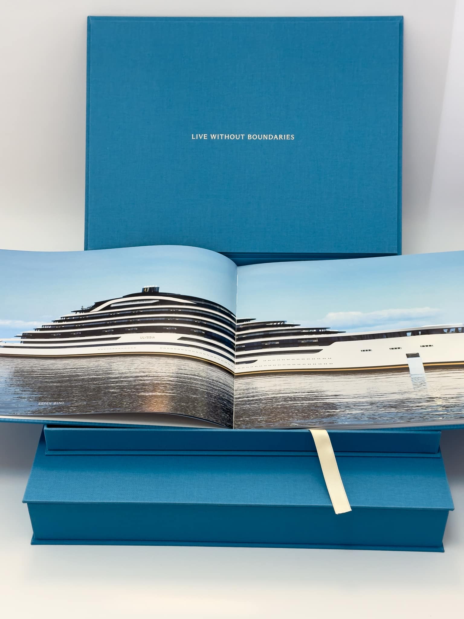 Livre haut de gamme dédié au yachting – reliure luxe Monaco